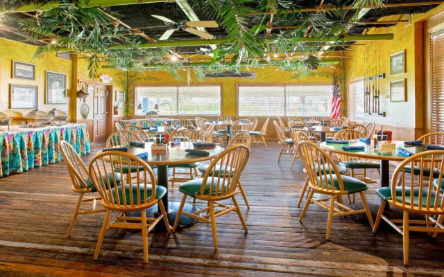Holiday Inn & Suites Clearwater Beach S-Harbourside by IHG