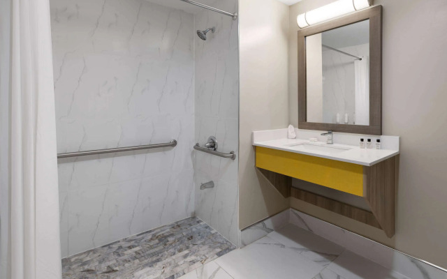 Days Inn By Wyndham Staten Island