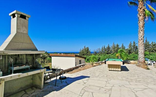 Villa Anthoulis in Latchi