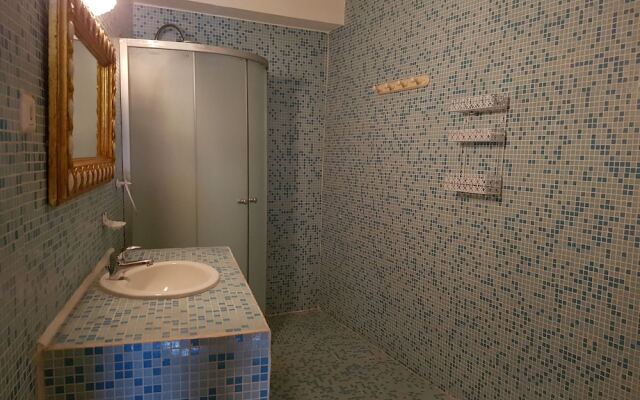 Magnificent Villa in Les Mages With Jacuzzi