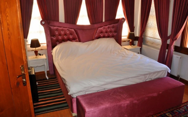 Kuscu Han Otel
