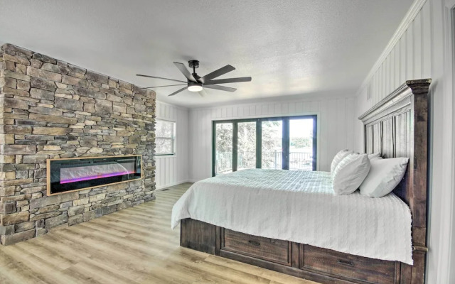 Waterfront Escape: Ozarks Home + Guest House!