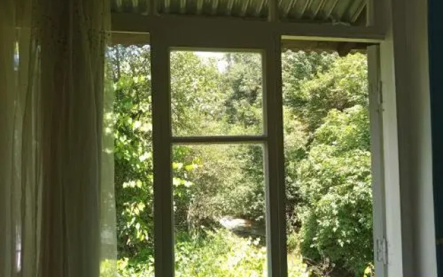 Rossi Rest House By The River