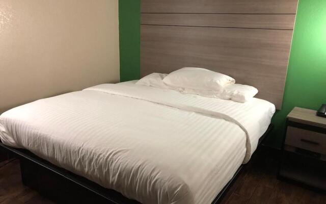 Travelers Inn & Suites