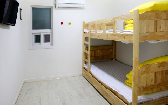 24 Guesthouse Yeosu