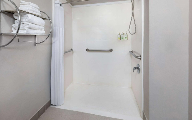 La Quinta Inn & Suites by Wyndham North Orem