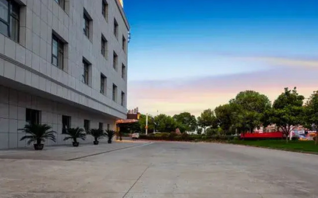 Vienna 3 Best Hotel (Danyang Danbei Town Houxiang Store)