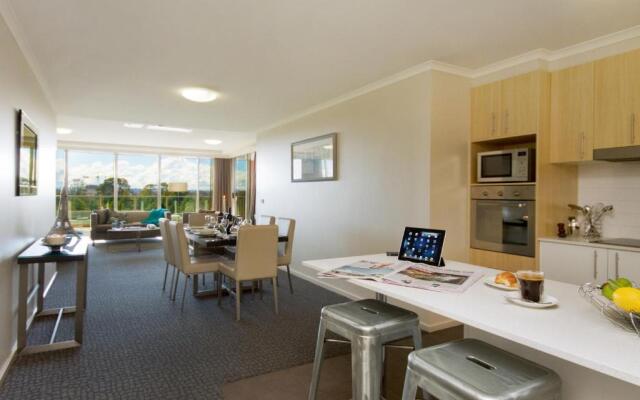 Pacific Suites Canberra