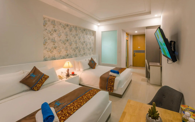 Nipola Hotel