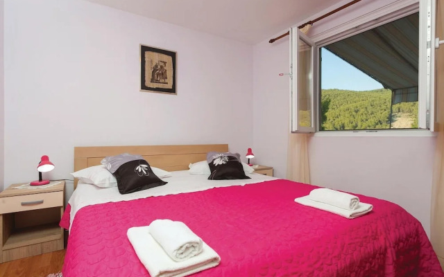 Nice Home in Poplat With Wifi and 2 Bedrooms