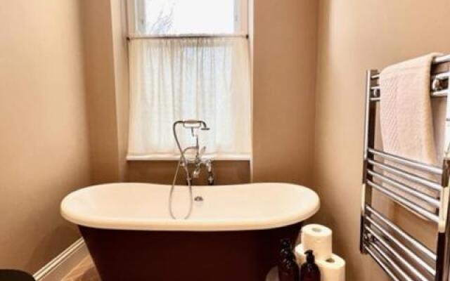 Redland Suites - Apartment 6