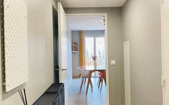 Antibes Old Center Charming Brand New Apartment