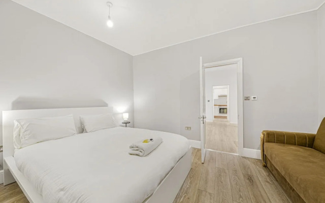 The Knightsbridge Deluxe apartment