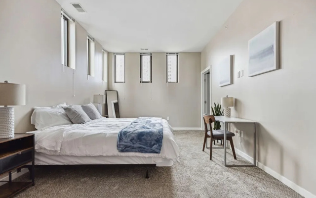 Modern Downtown Apartment