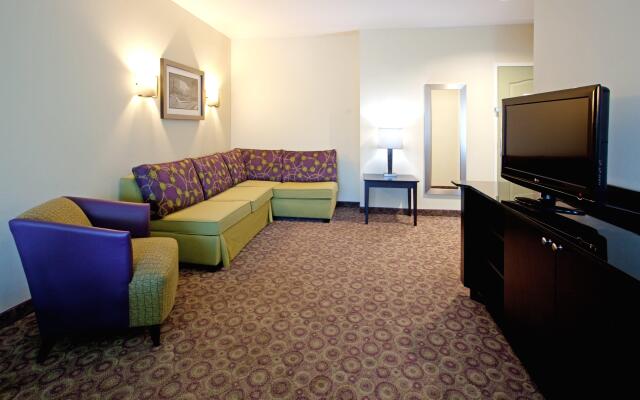 Holiday Inn Express & Suites Clemson, an IHG Hotel