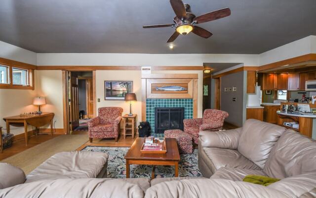 Lake Effect 5 Bedroom House