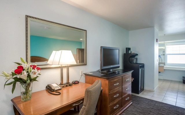 Pacifica Beach Hotel
