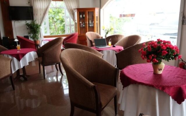 Hoa Phat Hotel & Apartment