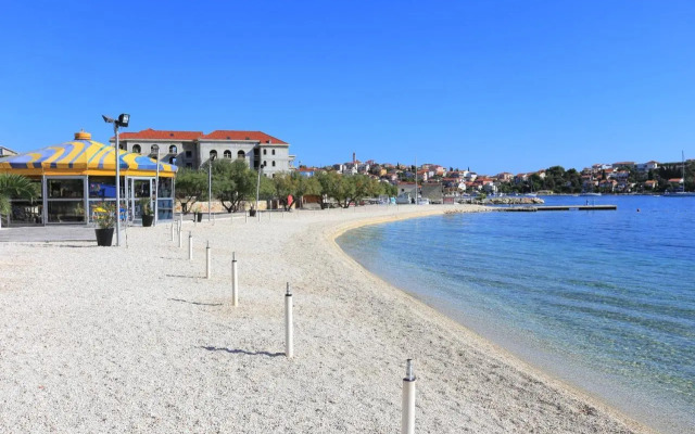 Apartments with a parking space Seget Vranjica, Trogir - 8507