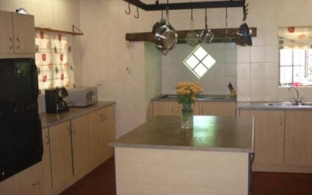 La Familia Guest House