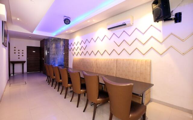OYO 4727 Hotel Sangam Pacific