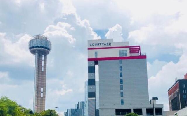 Courtyard by Marriott Dallas Downtown/Reunion District