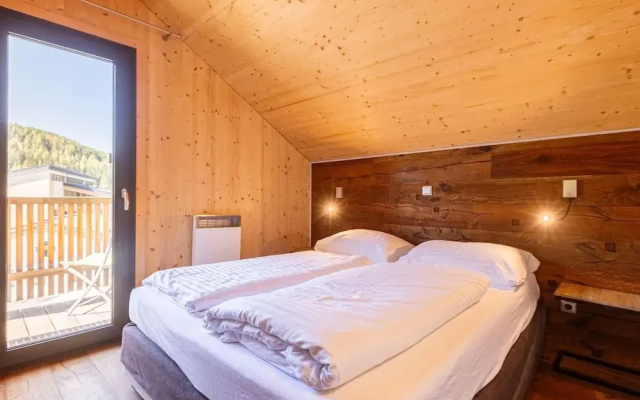 Amazing Chalet With Outdoor Whirlpool