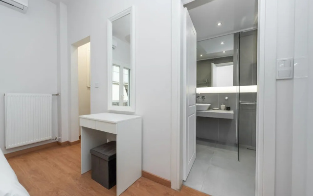 Modern Family Apartment near Acropolis