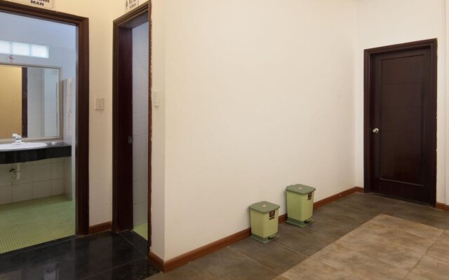 Catba Central Hostel