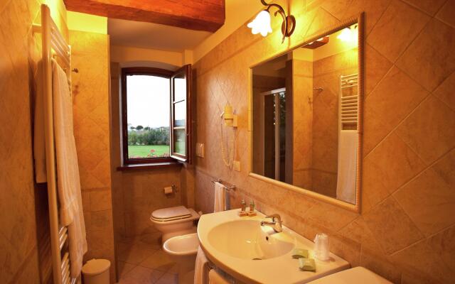 An agritourism complex with views of Assisi.