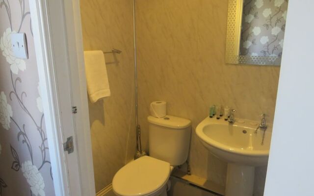 The Queens Arms Hotel