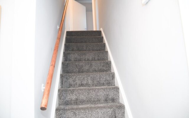 2ndhomestays -willenhall-charming 3-bedroom Home