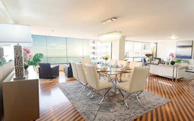 OceanFront Larcomar Apartments