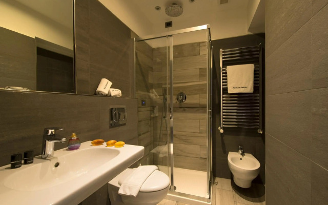 Collection O The Bangkok Airport Link Suite