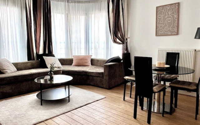 Peaceful 2 minutes European Parliament