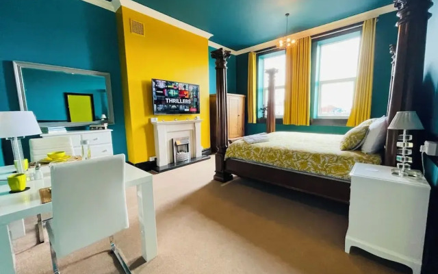 PHOENIX Apartments