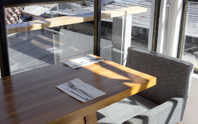 La Tozi Galería Hotel