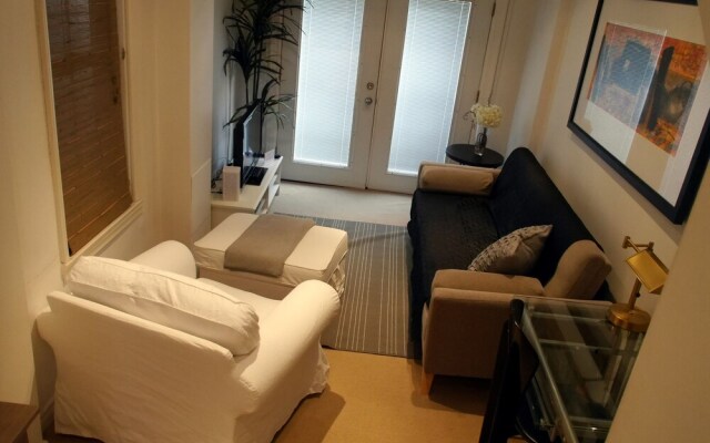 Beautiful Two Level House in Yorkville