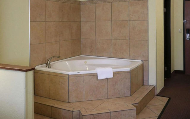 Quality Inn East