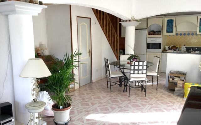 House With 2 Bedrooms in Gonfaron, With Enclosed Garden and Wifi - 30 km From the Beach