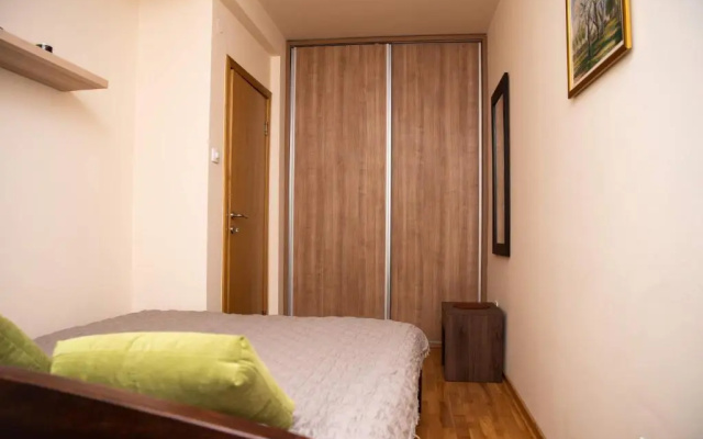 The Temple bells, flat in the heart of the city