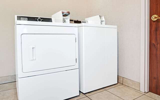 Super 8 by Wyndham Hernando