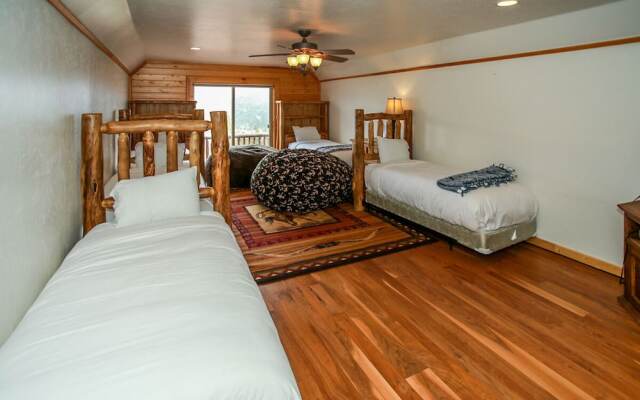 Castle Glen Chalet-1845 by Big Bear Vacations