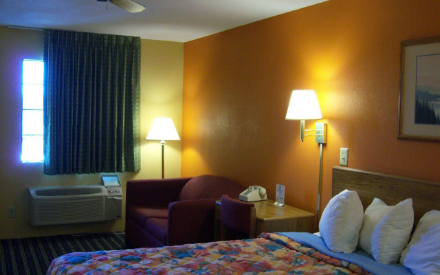 Lakeside Inn