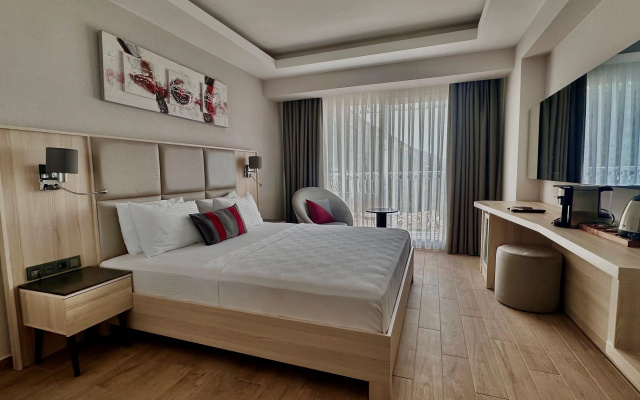 Tropical Deluxe Hotel