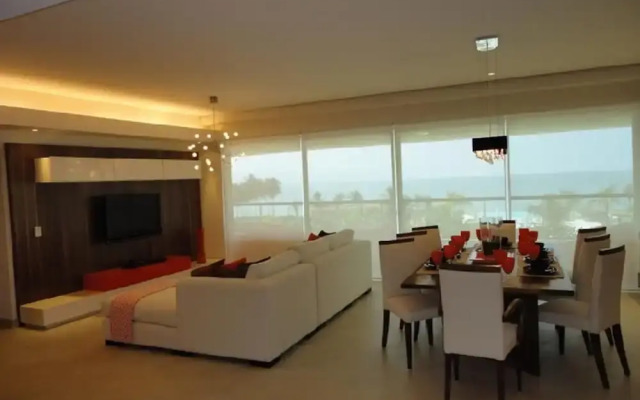 Unlimited Luxury Villas - Del Canto Condo