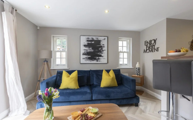 Elliot Oliver - 2 Bedroom Garden Apartment