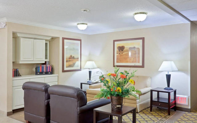 Candlewood Suites Topeka