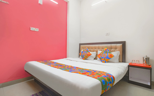 Fabexpress Royal Palace Inn
