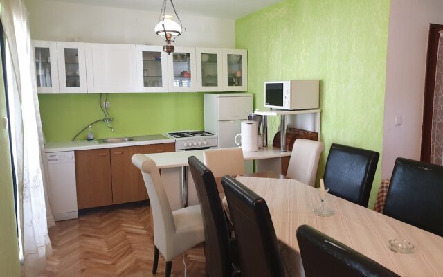 Apartment and Room Marica